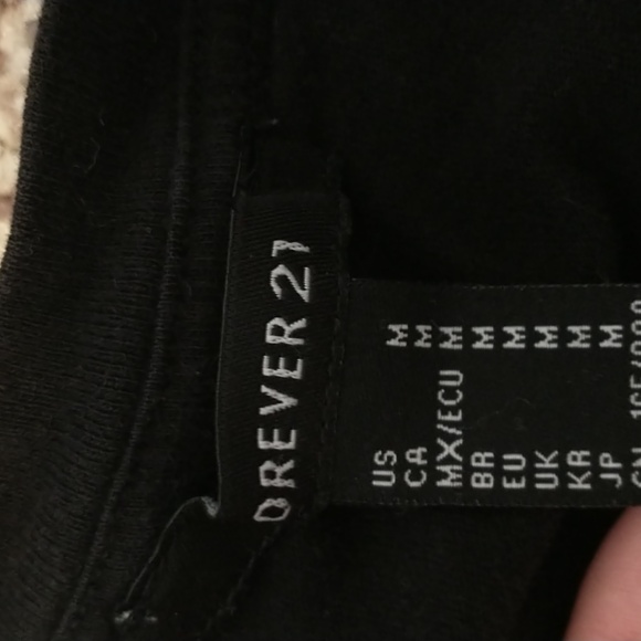 Women's medium black forever 21 tshirt - Picture 2 of 2